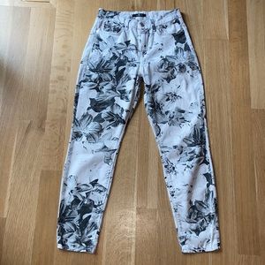7 Seven For All Mankind Black on White Floral Print Cotton Pants Jeans Flowers